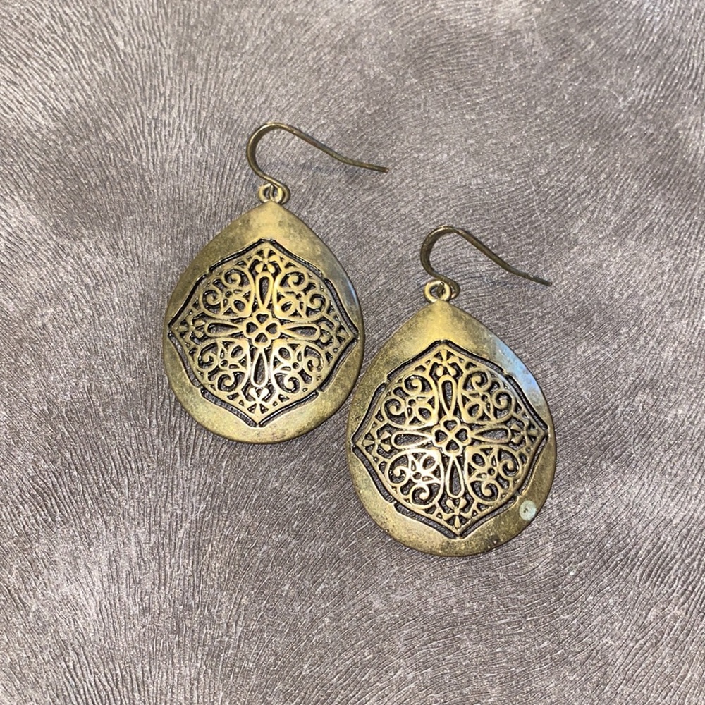 Mandala earrings - Picture 2 of 2
